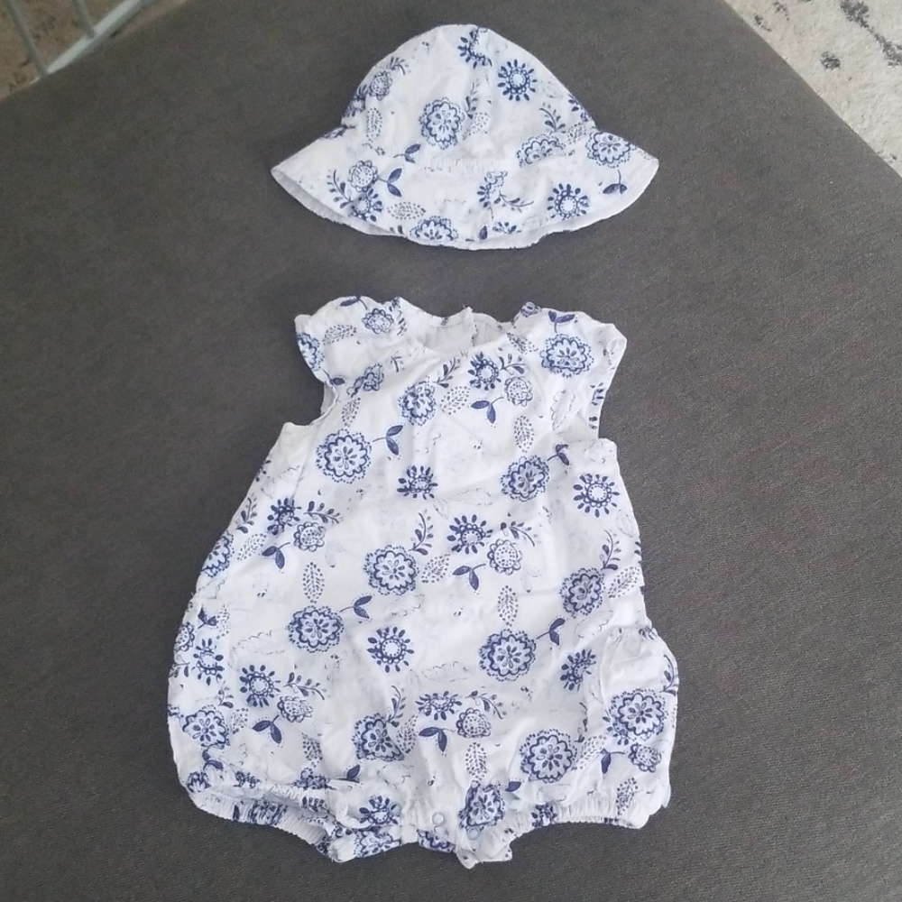 😍 9 month bubble and hat set